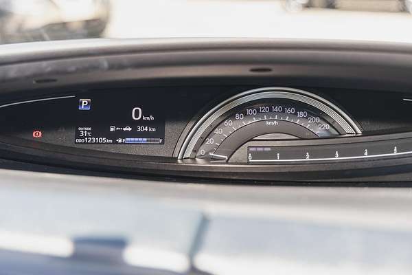 2017 Toyota Tarago GLi ACR50R