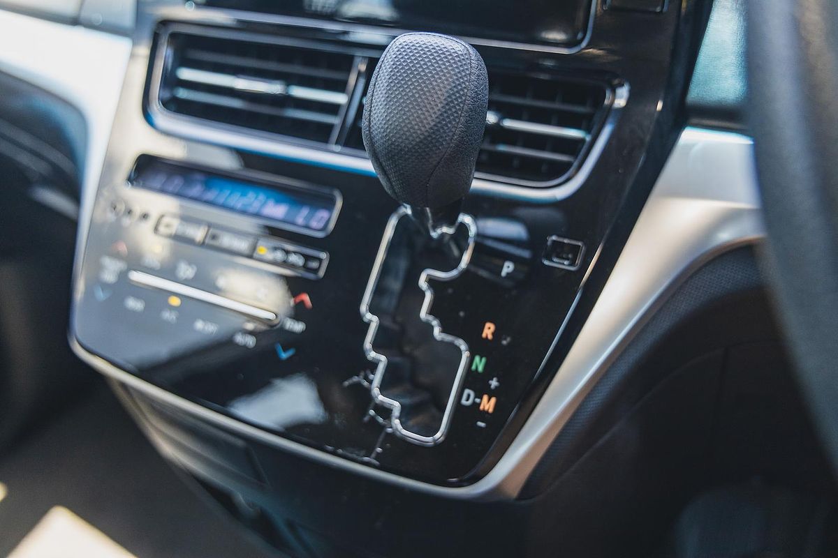 2017 Toyota Tarago GLi ACR50R