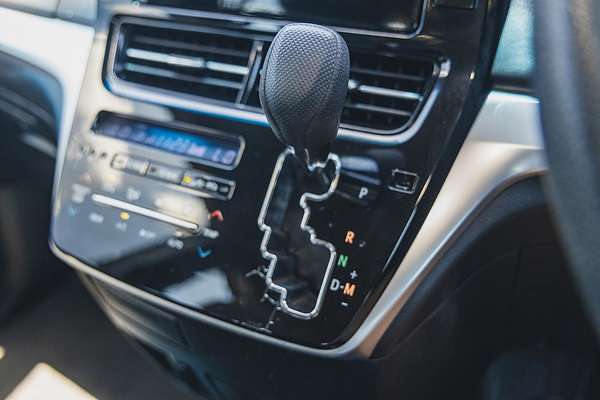 2017 Toyota Tarago GLi ACR50R