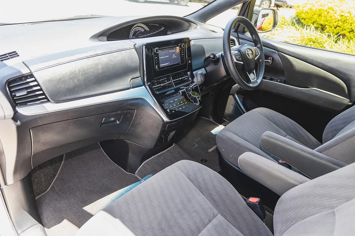 2017 Toyota Tarago GLi ACR50R