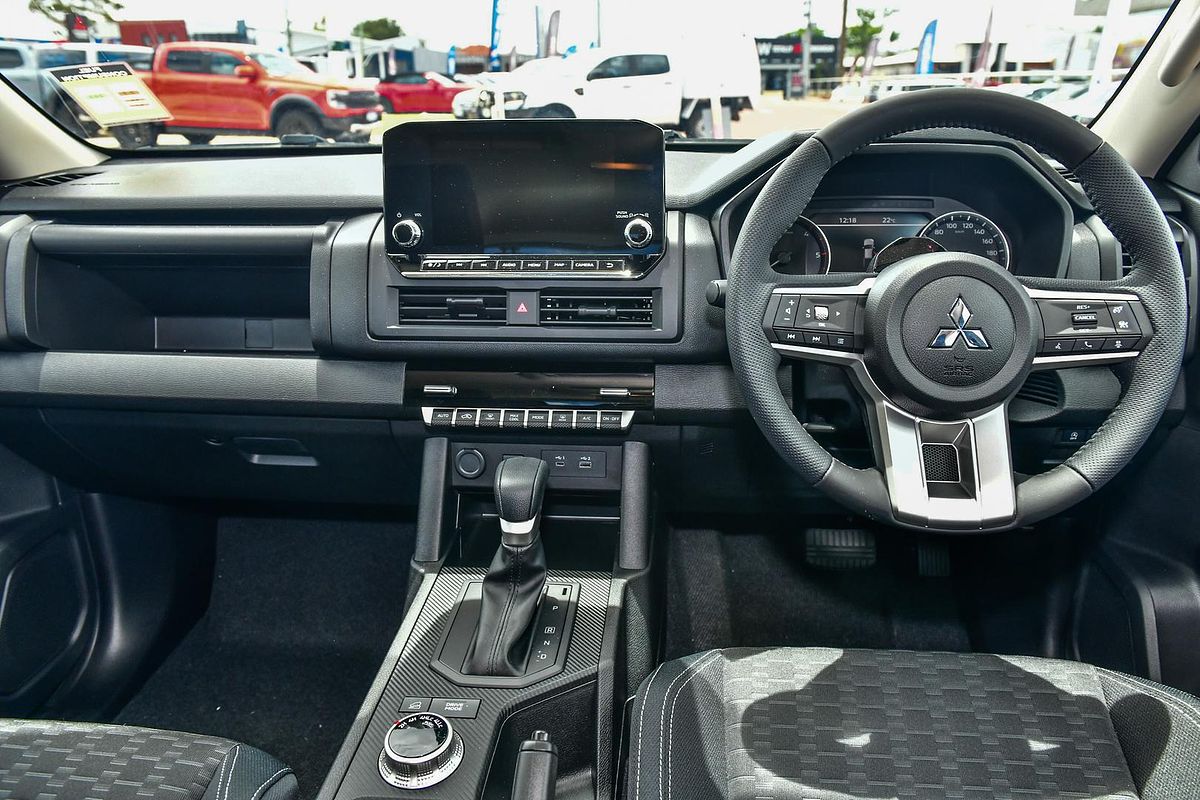 2025 Mitsubishi Triton GLX-R MV 4X4