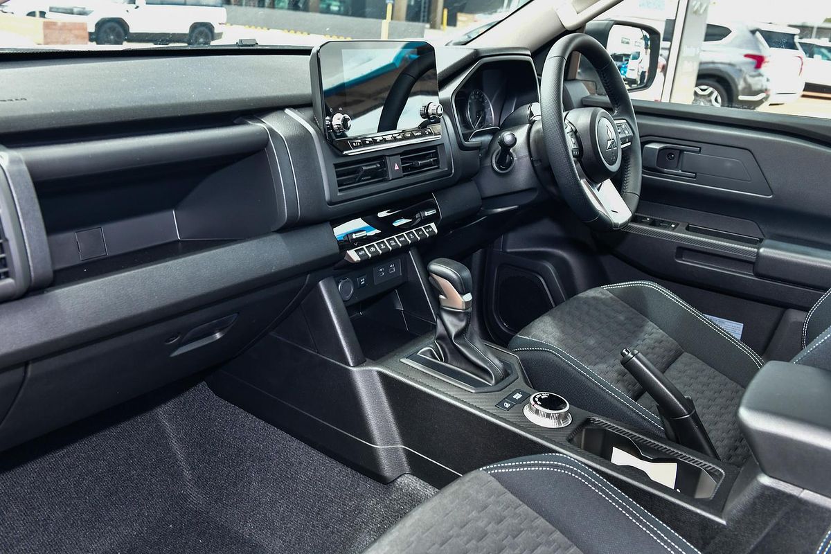 2025 Mitsubishi Triton GLX-R MV 4X4