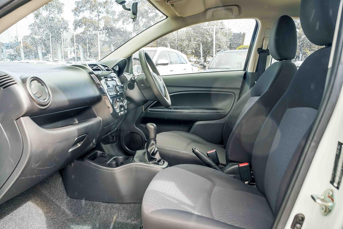 2017 Mitsubishi Mirage ES LA