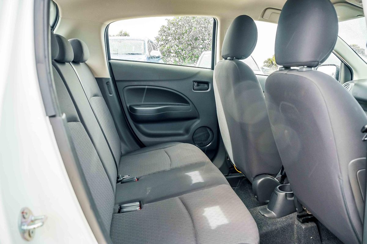 2017 Mitsubishi Mirage ES LA