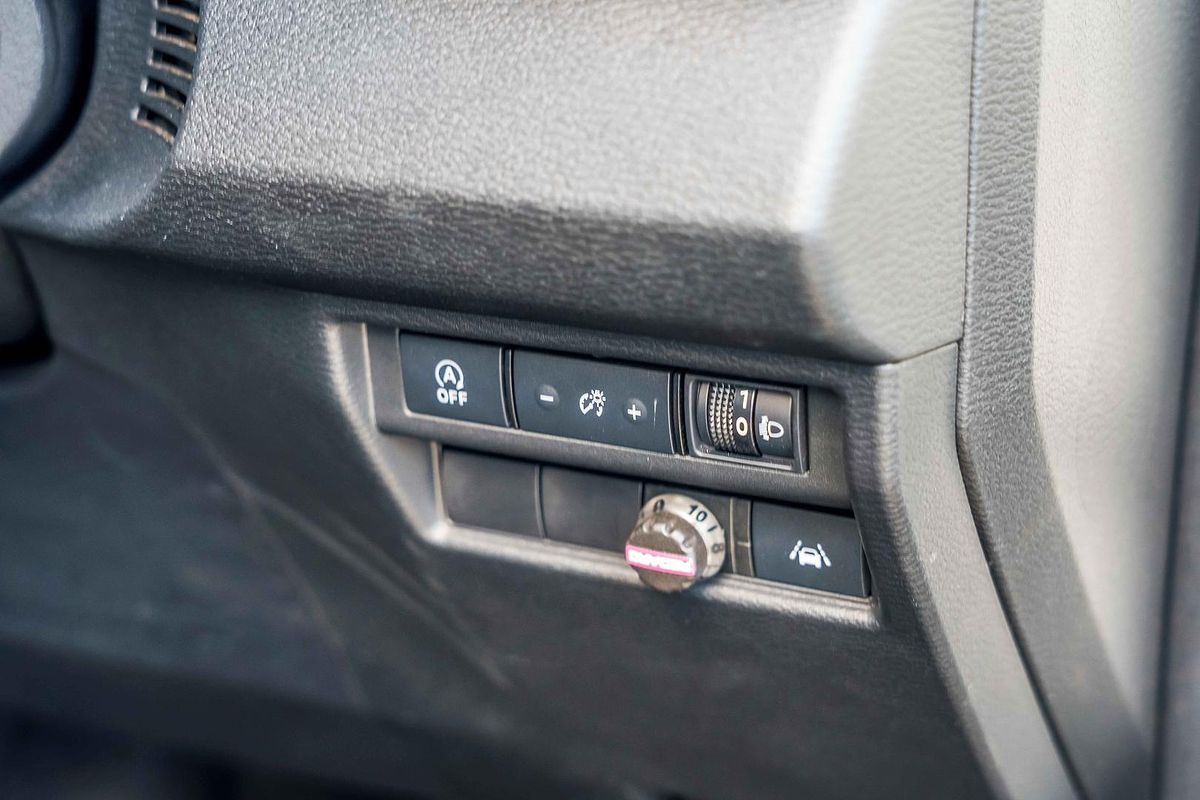 2025 Mitsubishi Triton GLS MV 4X4