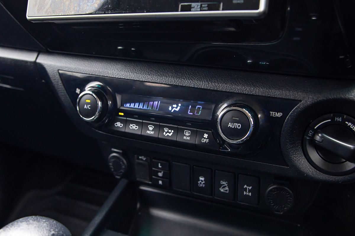 2018 Toyota Hilux SR5 GUN126R 4X4