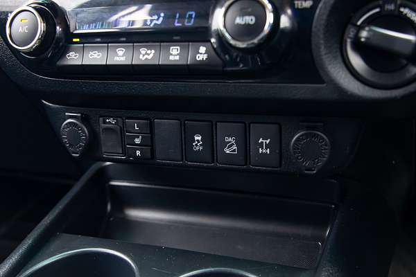 2018 Toyota Hilux SR5 GUN126R 4X4