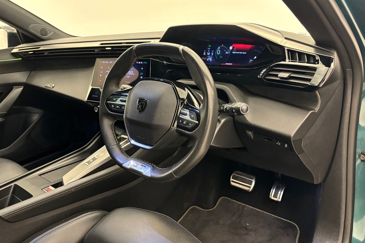 2021 Peugeot 308 GT P84