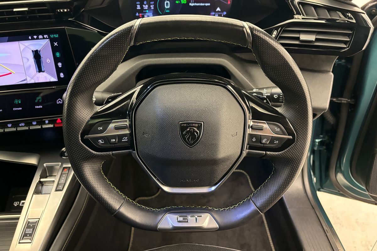 2021 Peugeot 308 GT P84