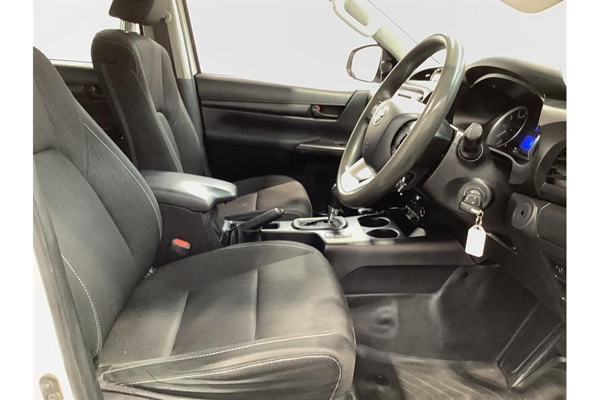 2017 Toyota Hilux SR GUN126R 4X4