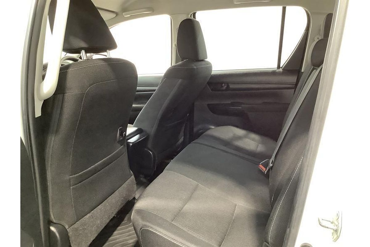 2017 Toyota Hilux SR GUN126R 4X4