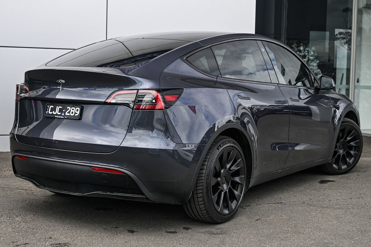 2023 Tesla Model Y Rear-Wheel Drive