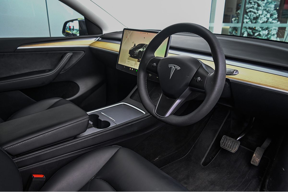 2023 Tesla Model Y Rear-Wheel Drive