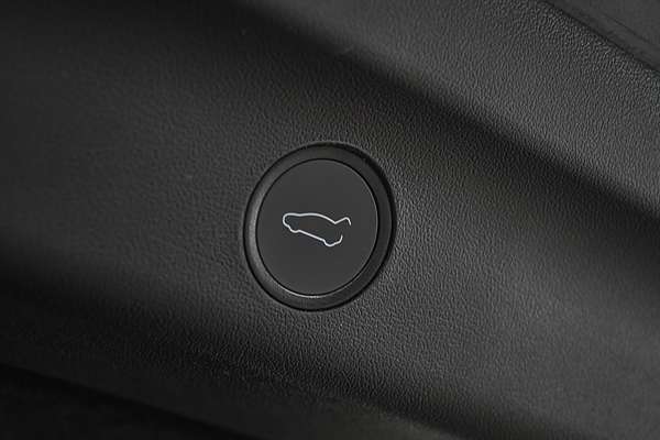 2023 Tesla Model Y Rear-Wheel Drive