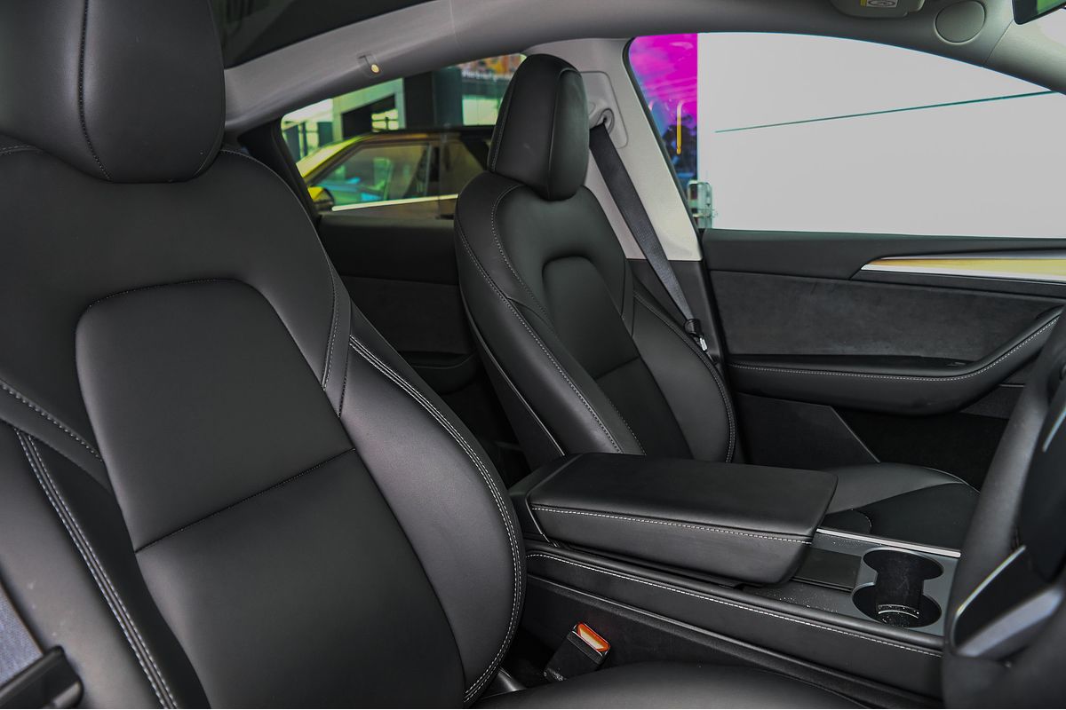 2023 Tesla Model Y Rear-Wheel Drive