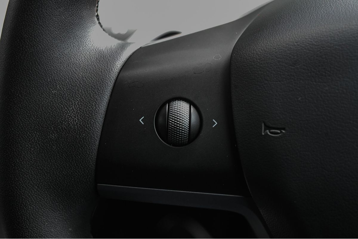 2023 Tesla Model Y Rear-Wheel Drive