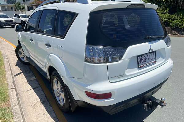 2010 Mitsubishi Outlander LS ZH