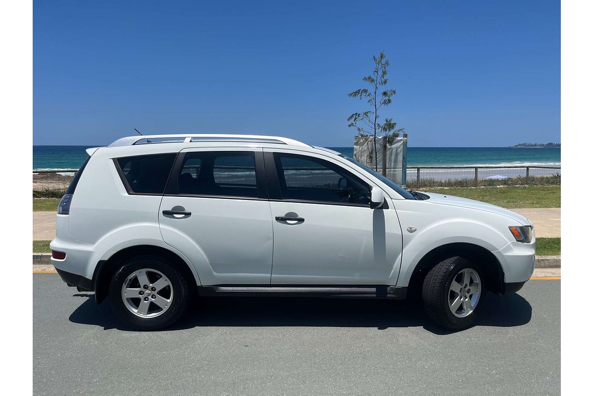 2010 Mitsubishi Outlander LS ZH