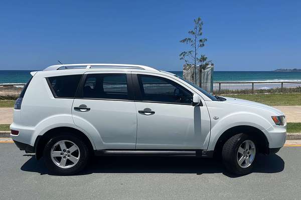 2010 Mitsubishi Outlander LS ZH