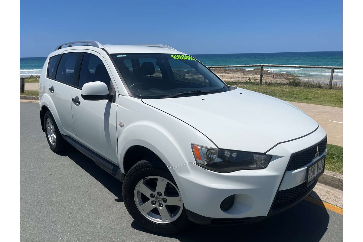 2010 Mitsubishi Outlander LS ZH