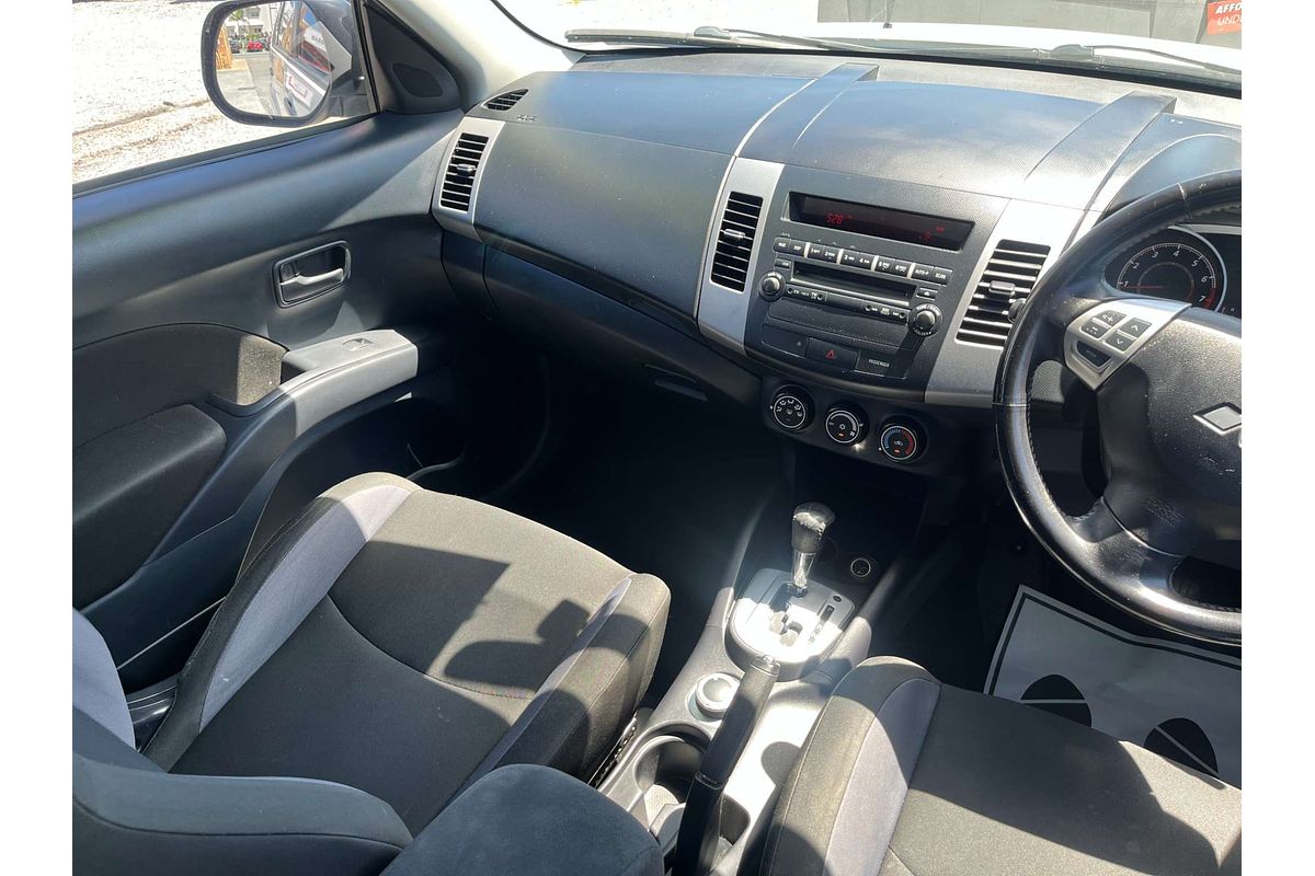 2010 Mitsubishi Outlander LS ZH