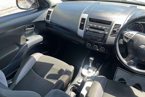 2010 Mitsubishi Outlander LS ZH