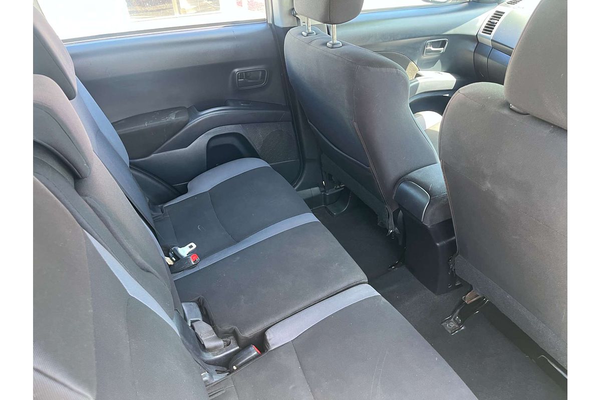 2010 Mitsubishi Outlander LS ZH