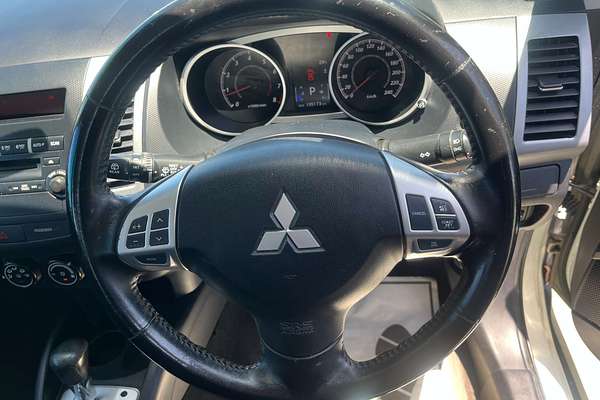 2010 Mitsubishi Outlander LS ZH