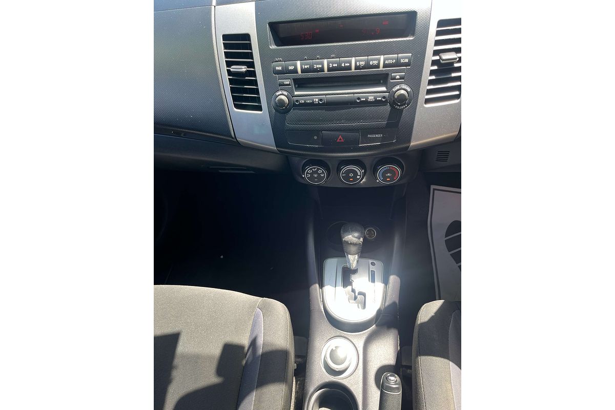 2010 Mitsubishi Outlander LS ZH