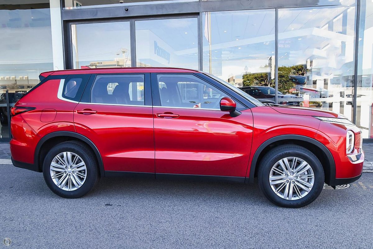 2025 Mitsubishi Outlander ES ZM