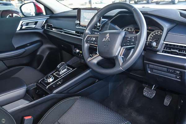 2025 Mitsubishi Outlander ES ZM