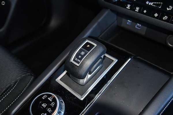 2025 Mitsubishi Outlander ES ZM