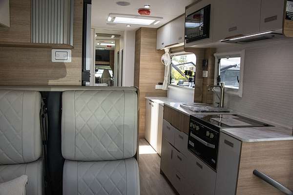 2025 Jayco SIGNATURE MOTORHOME FA.25-1.LE.SG-MY25