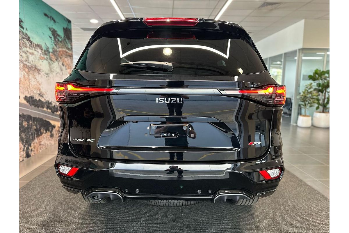 2025 Isuzu MU-X X-TERRAIN