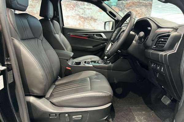 2025 Isuzu MU-X X-TERRAIN