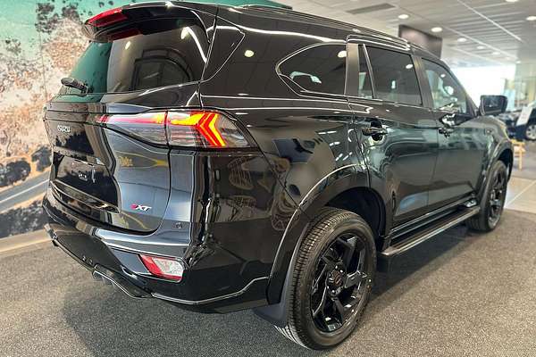 2025 Isuzu MU-X X-TERRAIN