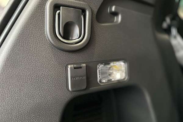 2025 Isuzu MU-X X-TERRAIN