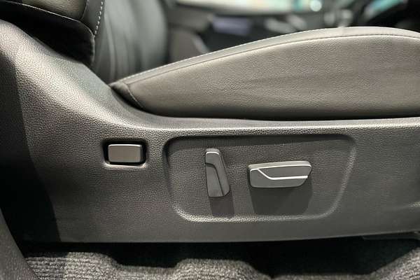 2025 Isuzu MU-X LS-T