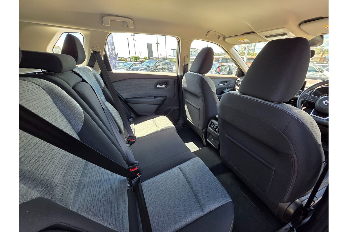 2025 Nissan X-TRAIL ST T33