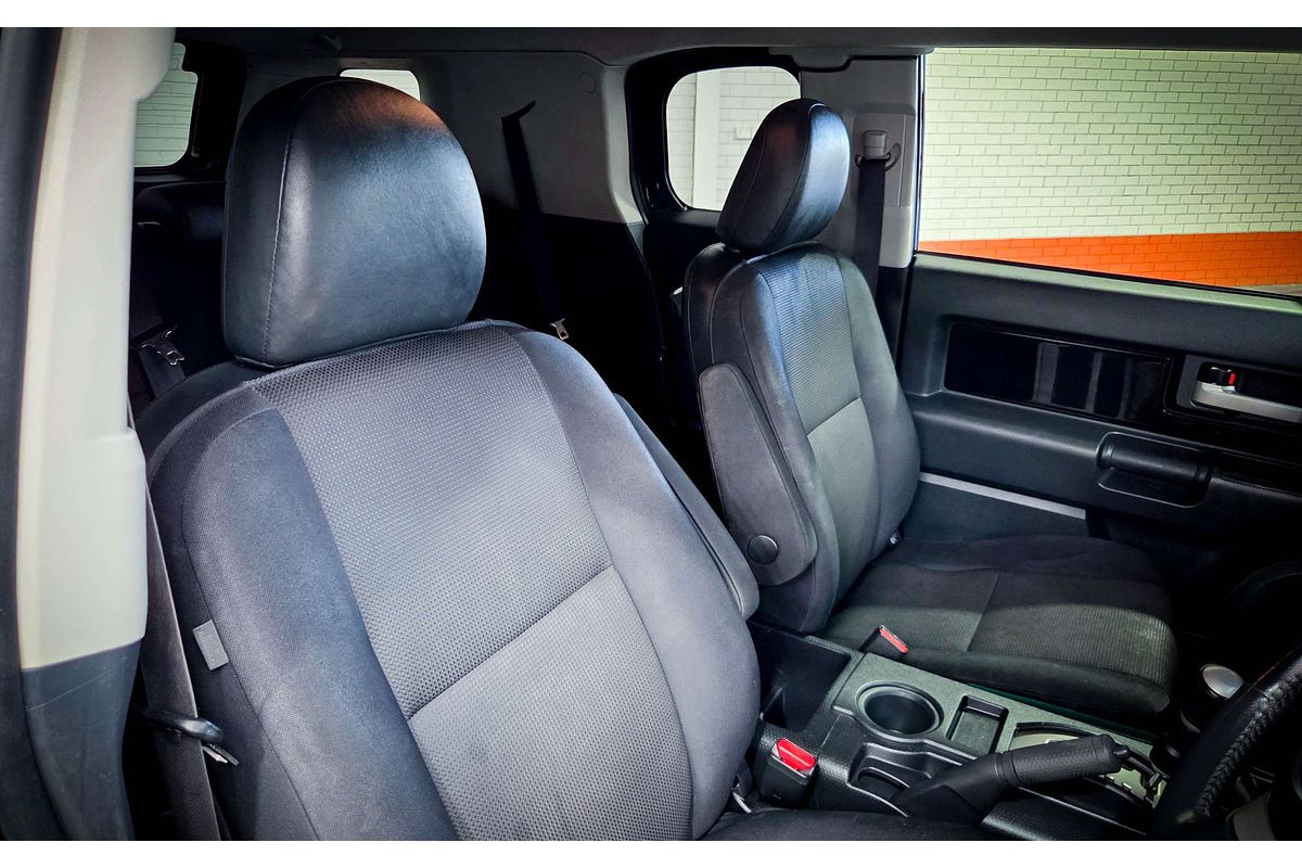 2015 Toyota FJ Cruiser GSJ15R