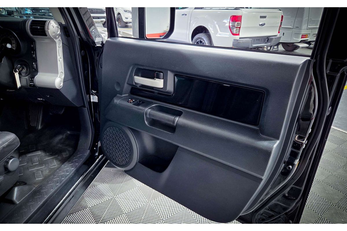 2015 Toyota FJ Cruiser GSJ15R