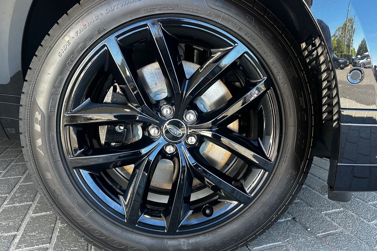 2025 Land Rover Range Rover Velar PHEV P400e Dynamic SE L560