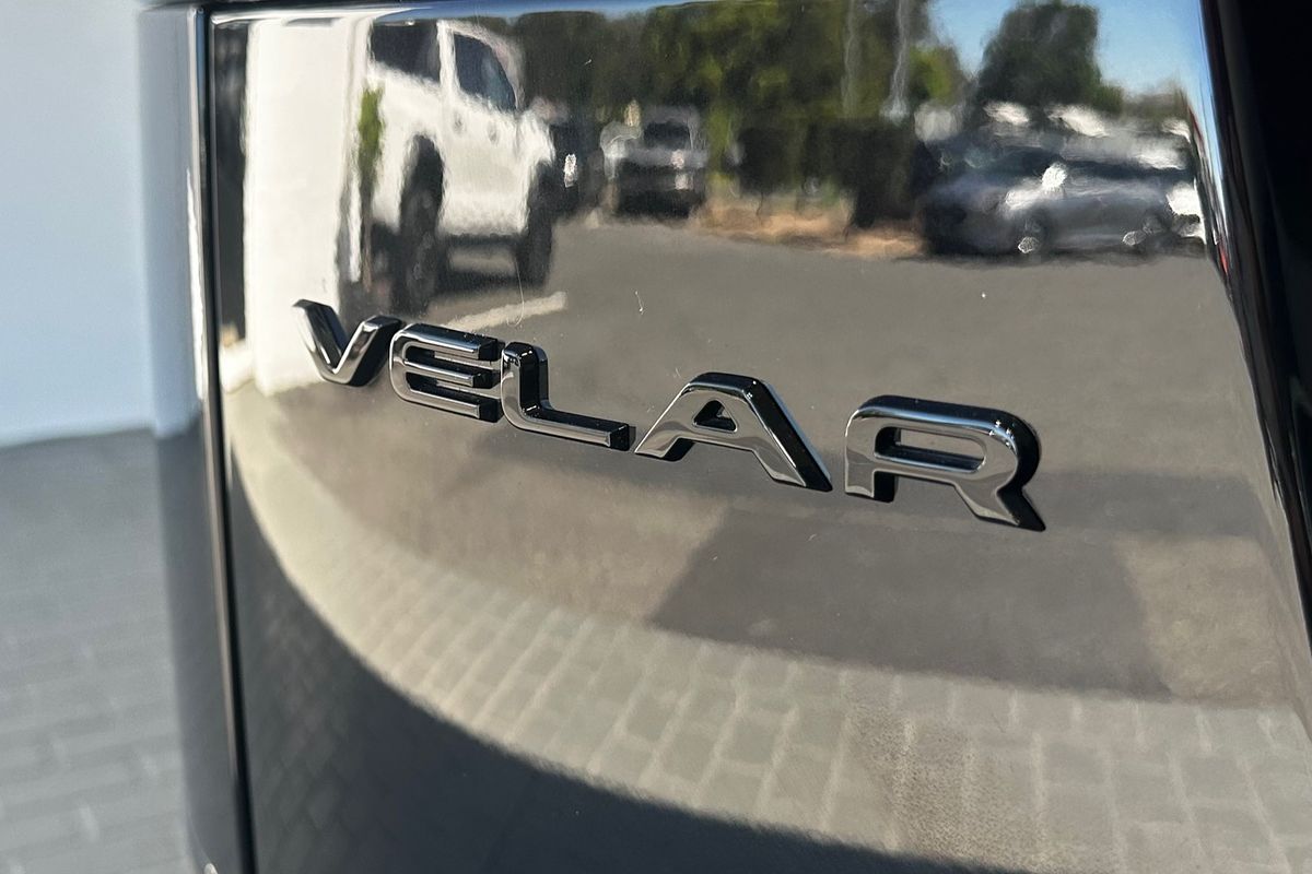 2025 Land Rover Range Rover Velar PHEV P400e Dynamic SE L560