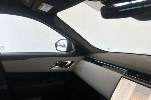 2025 Land Rover Range Rover Velar PHEV P400e Dynamic SE L560