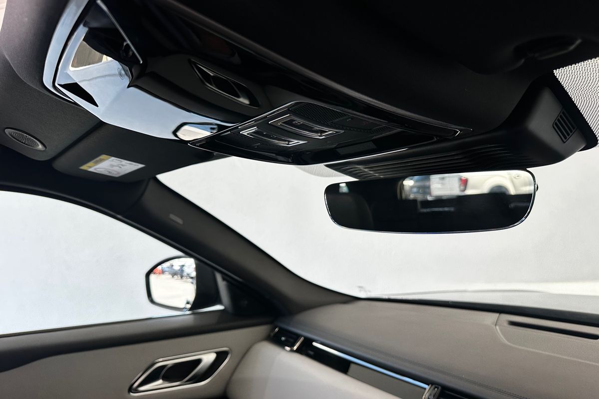 2025 Land Rover Range Rover Velar PHEV P400e Dynamic SE L560