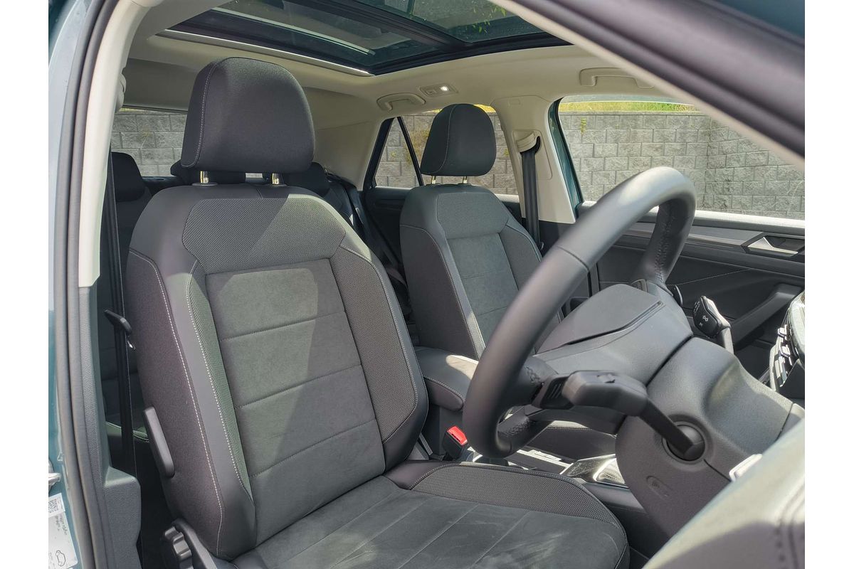 2025 Volkswagen T-Roc 110TSI Style D11