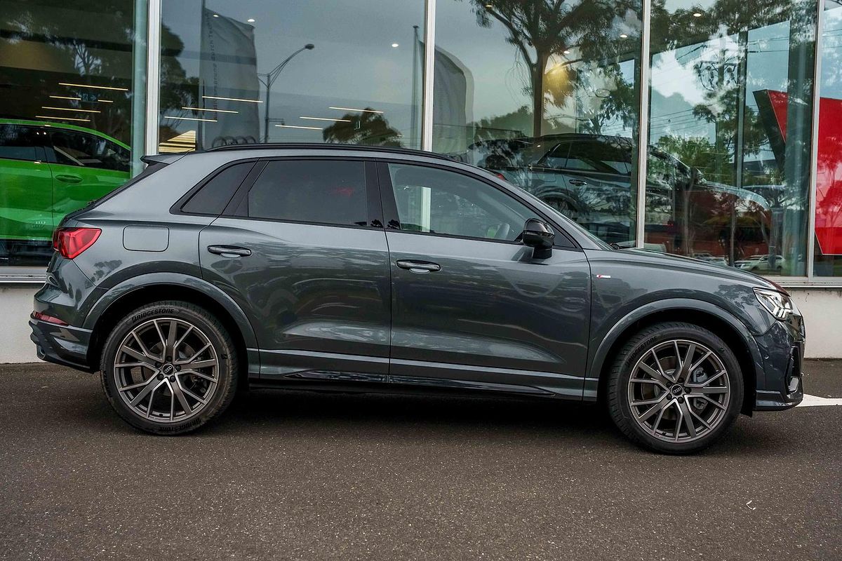 2025 Audi Q3 40 TFSI S line F3