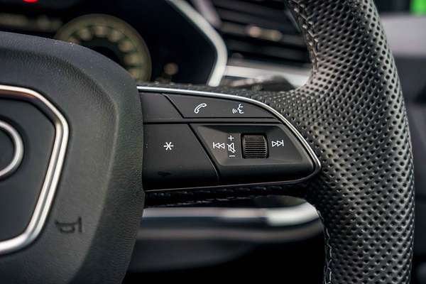 2025 Audi Q3 40 TFSI S line F3