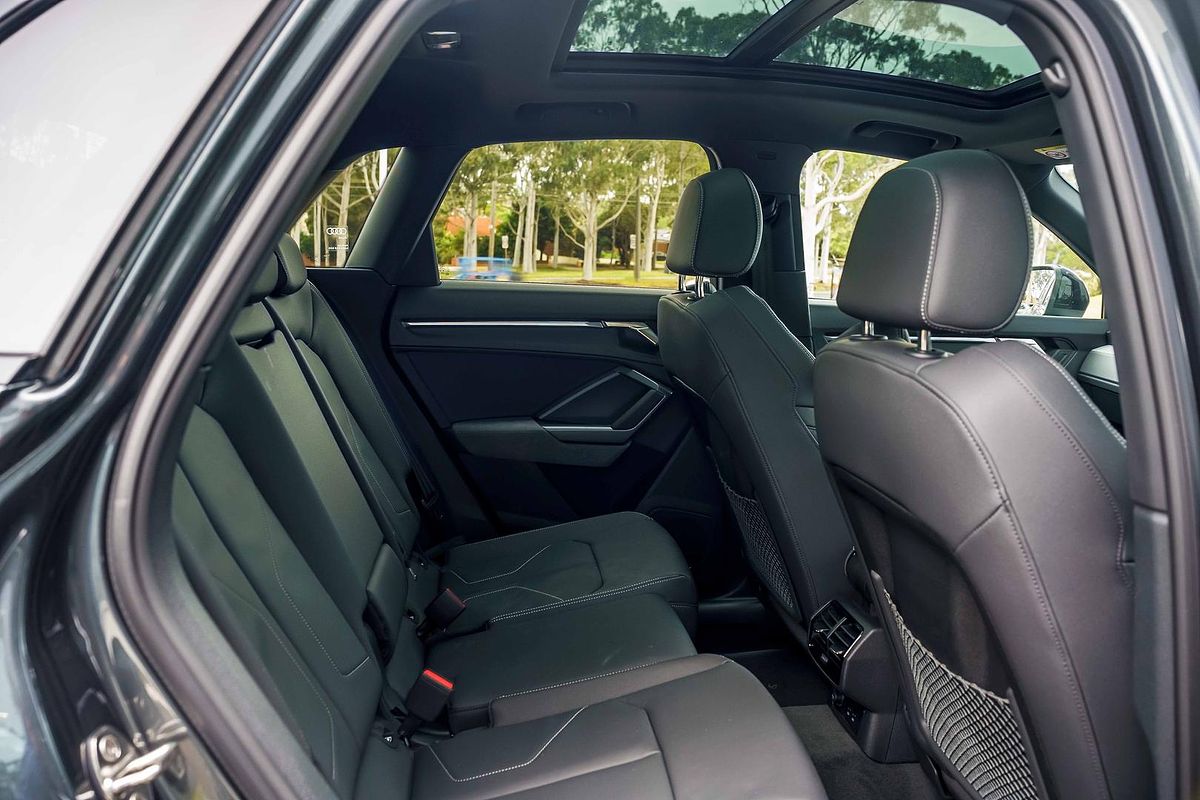 2025 Audi Q3 40 TFSI S line F3