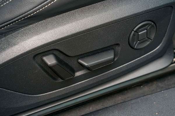 2025 Audi Q3 40 TFSI S line F3